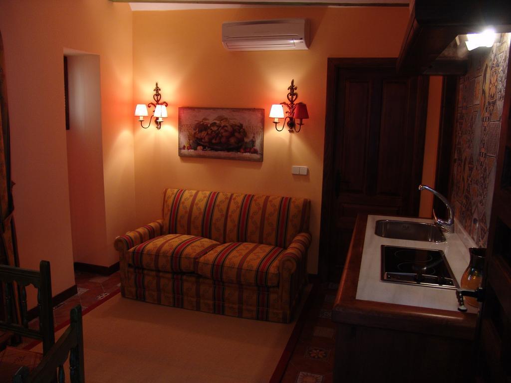 Apartamentos La Columna Chinchón Extérieur photo