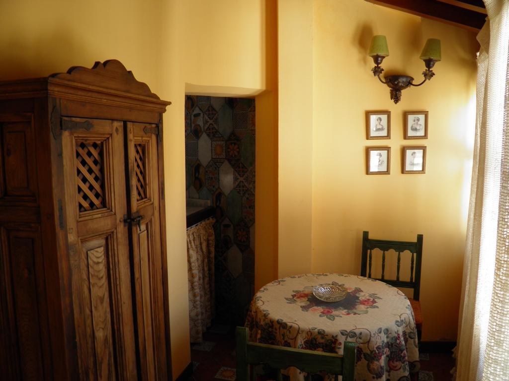 Apartamentos La Columna Chinchón Extérieur photo